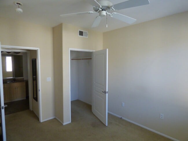 Building Photo - 2429 Watermarke Pl