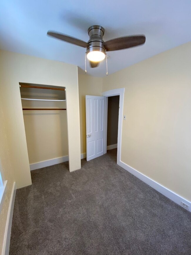 Building Photo - Beautiful Three Bedroom Townhouse in Northwest Lancaster City!