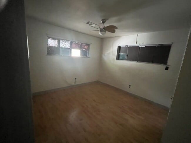 Building Photo - 4409 S Travis St