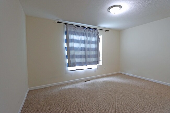 Building Photo - 5595 Eagle River Dr