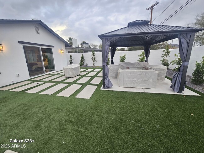 Building Photo - 2817 N 71st Pl