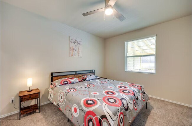 Building Photo - First Time Rental! 4 Bedroom 2 1/2 Bath ~M...