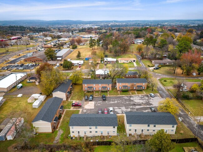 Building Photo - Hillside Townhomes