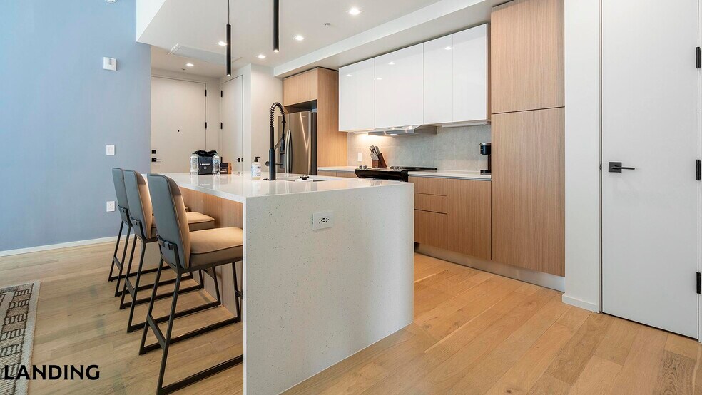 Building Photo - 143 E Commerce St