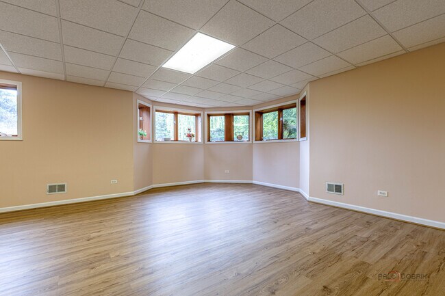 Building Photo - 5420 Belmont Ct