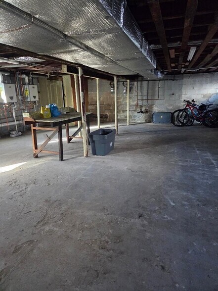 Building Photo - 56 Needham St