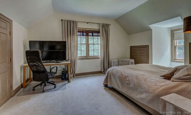 Building Photo - 76 High Hill Cir