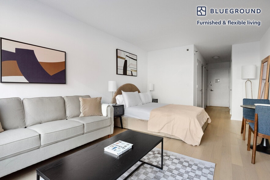 Building Photo - 535 W 23 St