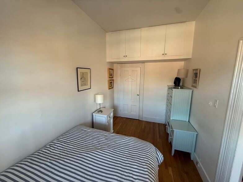 Building Photo - 670 Tremont St