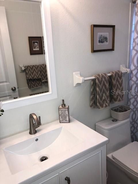 Building Photo - 230 Laurel Hollow Dr