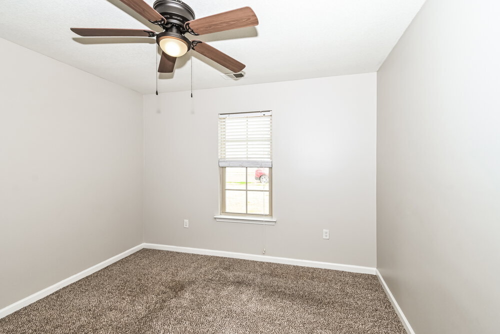 Building Photo - 2867 S Cherry Dr
