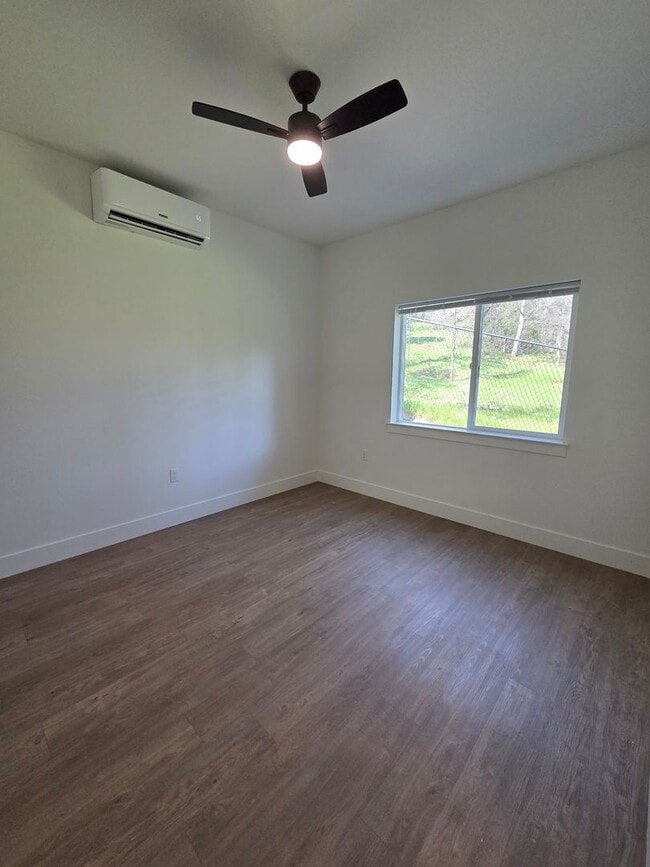 Building Photo - Brand New Build on Old Alturas - ALL Electric with City of Redding Solar!