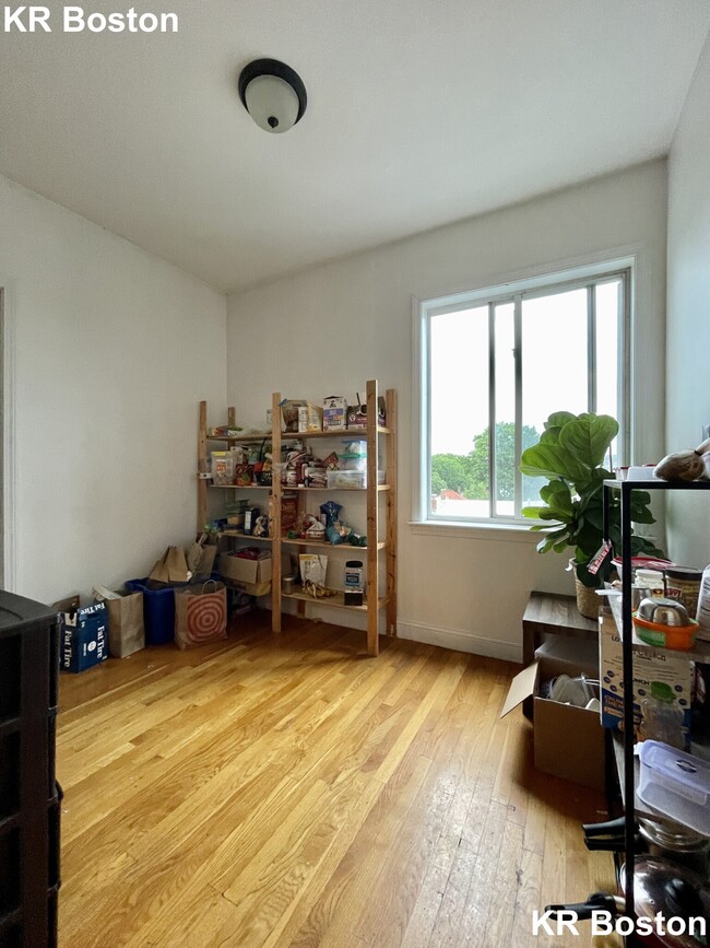 Building Photo - 37 Egremont Rd