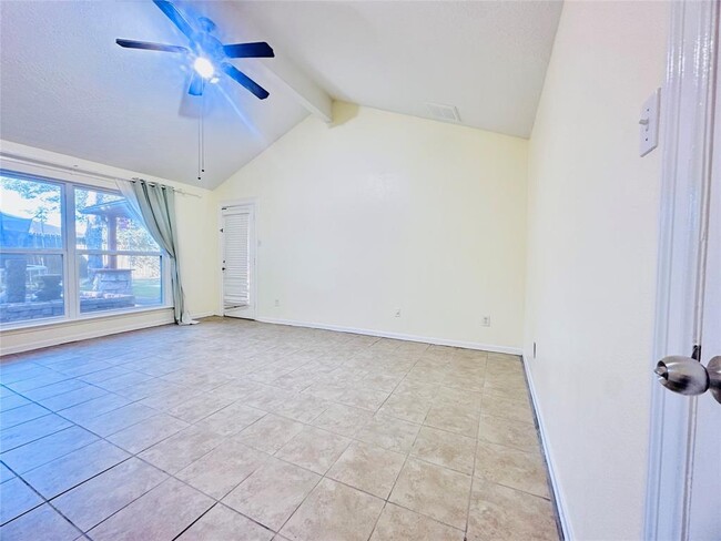 Building Photo - 7419 San Morino Dr