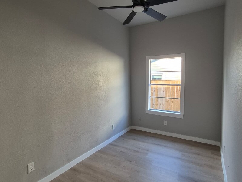 Building Photo - 2209 Gano St