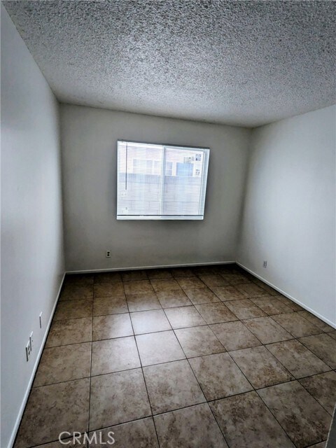 Building Photo - 1620 W 209th St