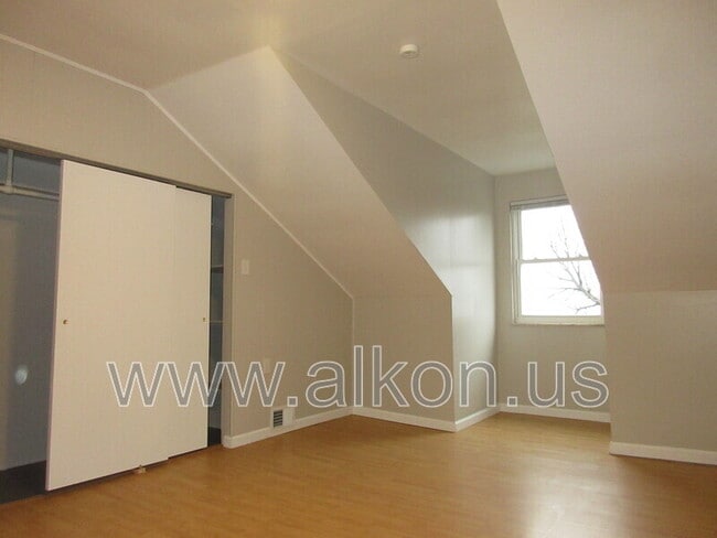 Building Photo - 2128 Eccles St