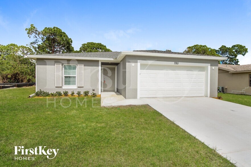 Building Photo - 785 Coconut St SE