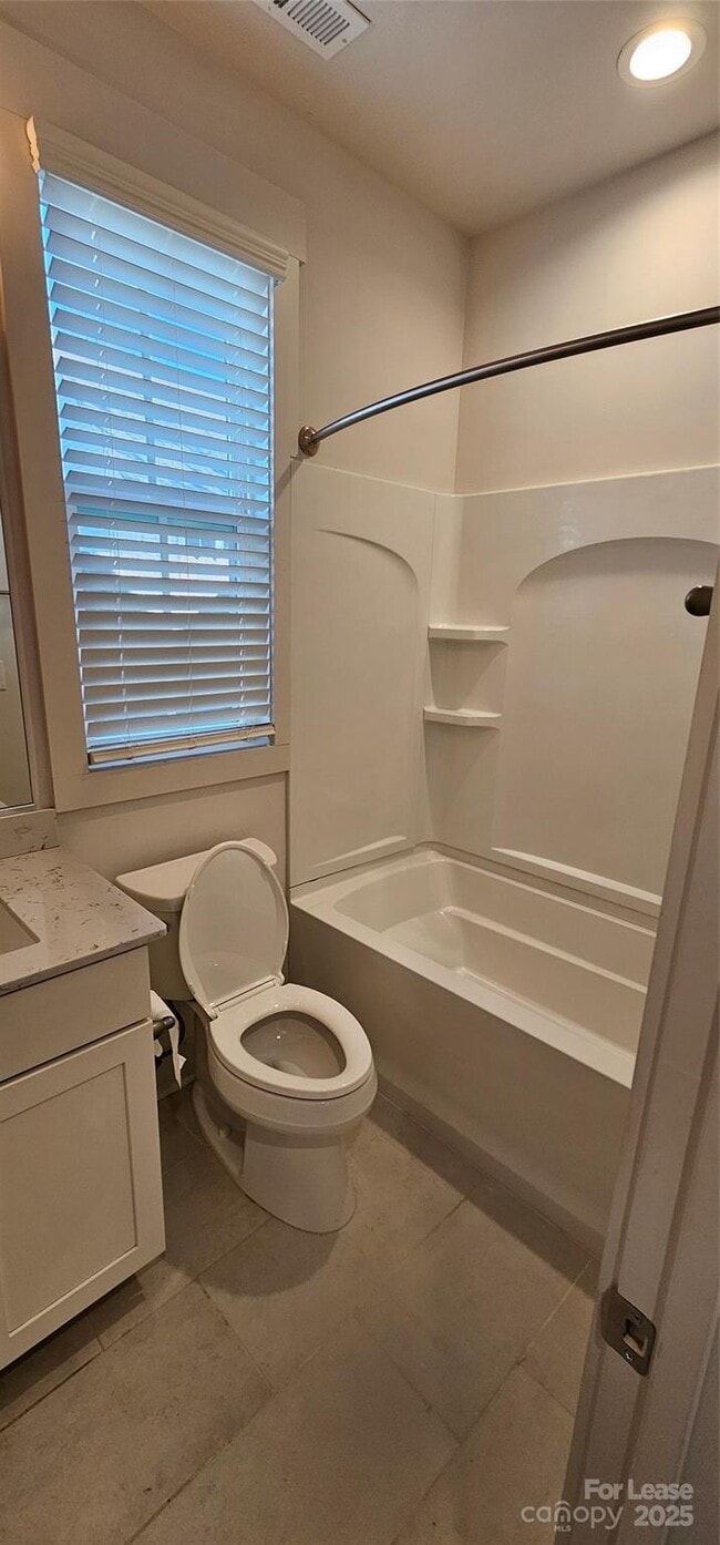 Building Photo - 3912 Ironwood St