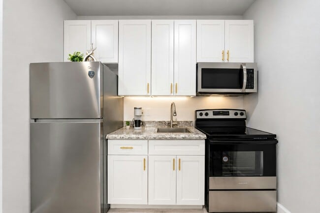 Building Photo - 809 Avenue K