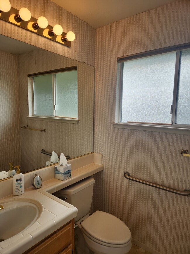 Building Photo - "Must See" House in Oakmont w/beautiful vi...