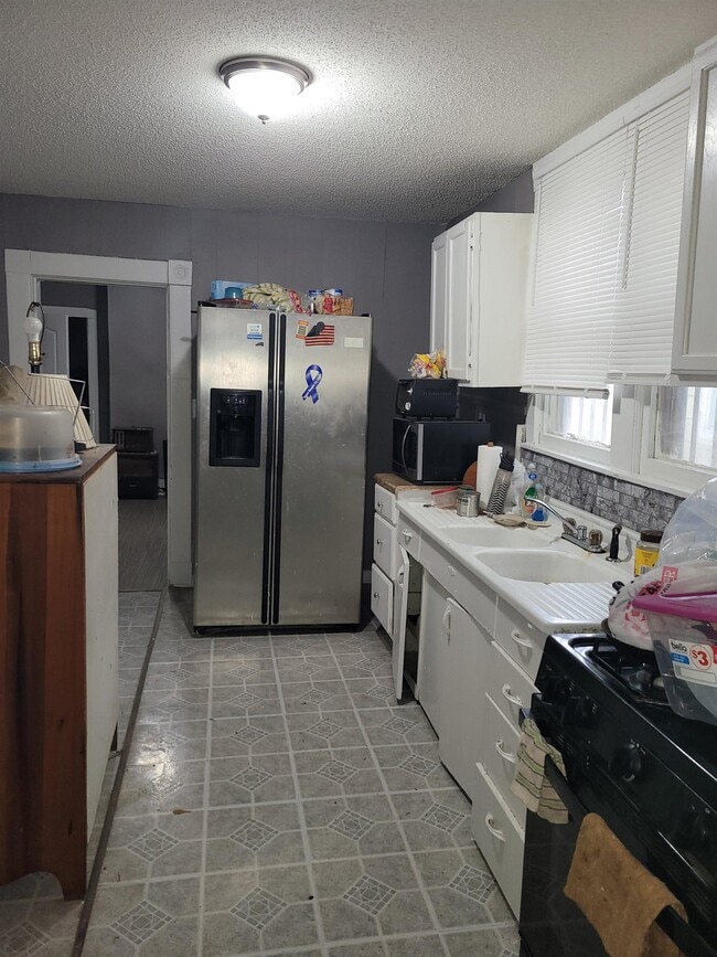 Building Photo - 330 E Trigg Ave