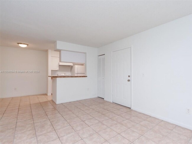 Building Photo - 1235 SW 46th Ave
