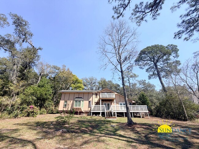 Building Photo - Waterfront 3 Bedroom Home Near E. John Sims Parkway in Niceville!