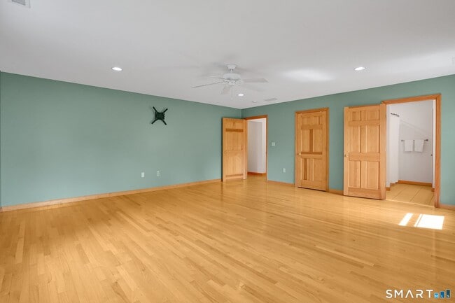 Building Photo - 228 N Granby Rd