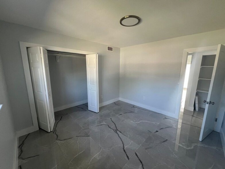 Building Photo - 3300 SW 127th Ave