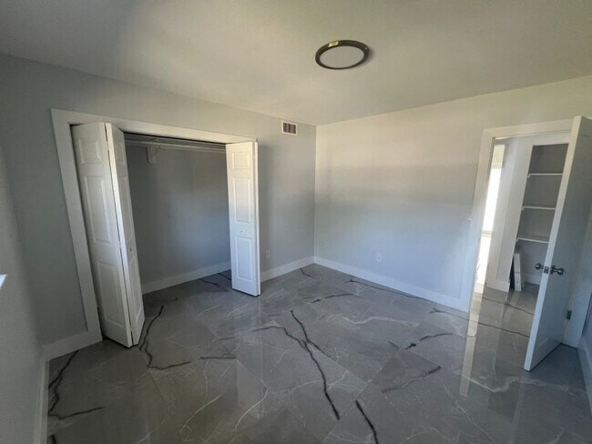 Building Photo - 3300 SW 127th Ave