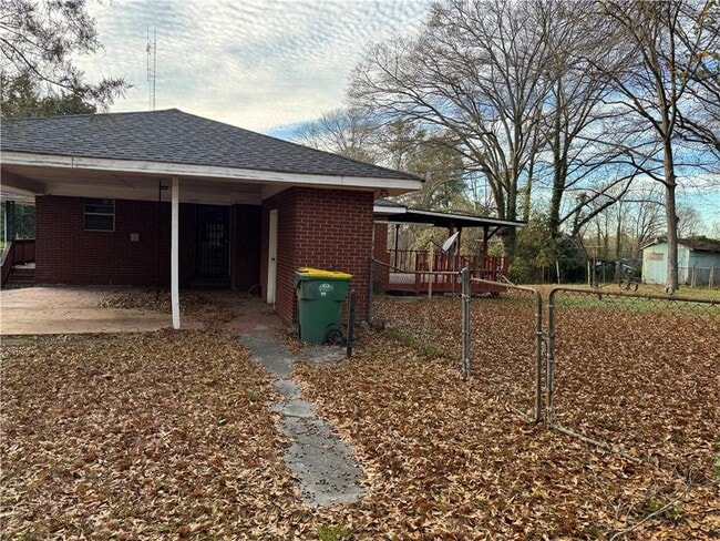 Building Photo - 556 Lamar Dr