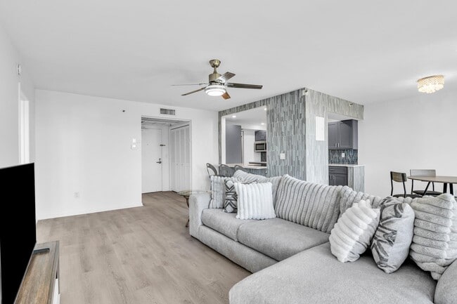 Building Photo - 859 Jeffery St