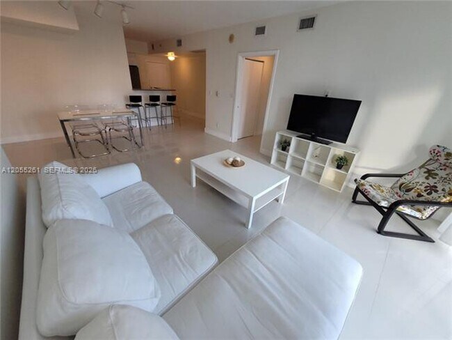 Building Photo - 325 S Biscayne Blvd