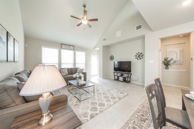 Building Photo - 8723 Arbor Trail Dr