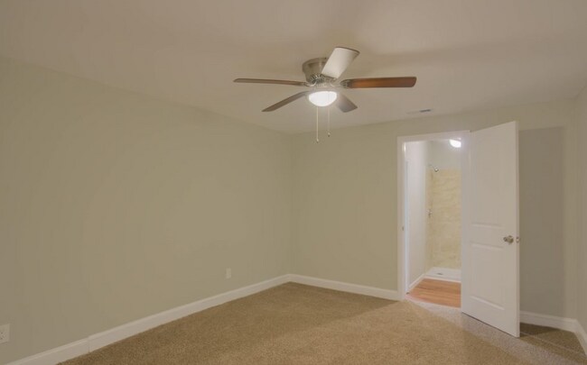 Building Photo - "Charming 3-Bedroom Home on Wilmington Hig...