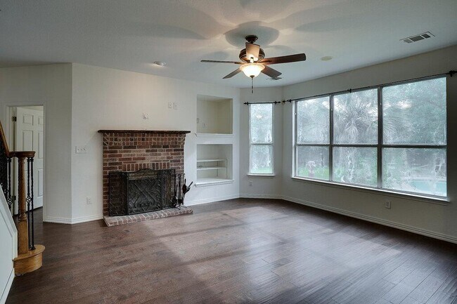 Building Photo - 1414 Laurel Oak Loop