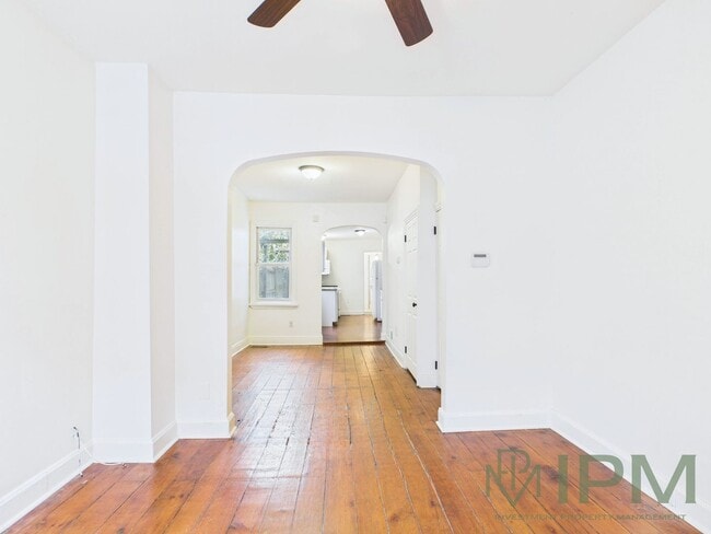 Building Photo - Available Now! Charming 3 Bedroom, 1.5 Bat...