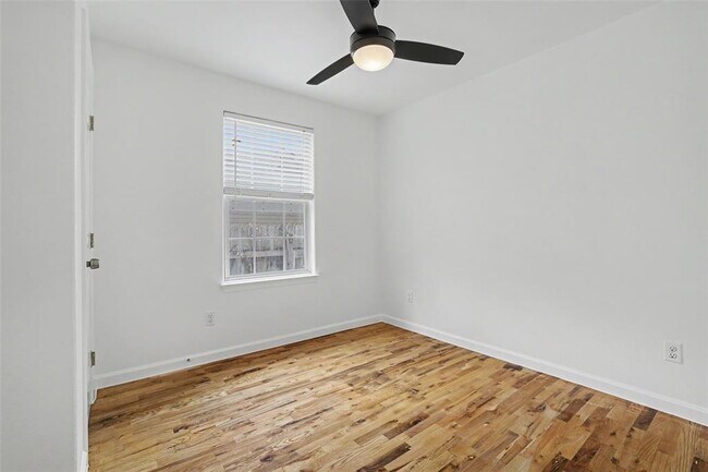 Building Photo - 6307 Chesterfield Ave