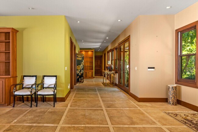Building Photo - Luxury furnished 4 bedroom 3 bathroom with pool, spa, and outdoor showers