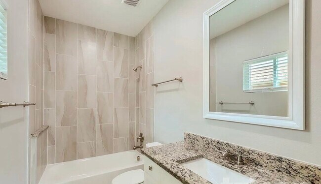 Building Photo - MOVE IN READY