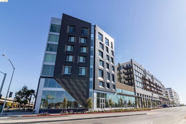 Building Photo - 260 Brooklyn Basin Wy