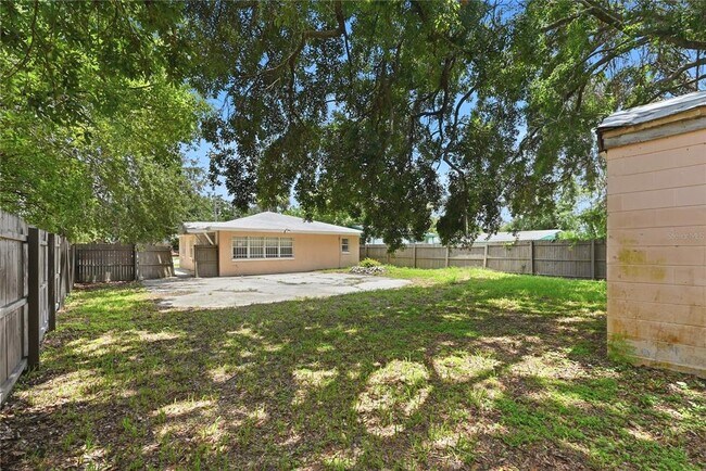 Building Photo - 808 S Ivey Ln