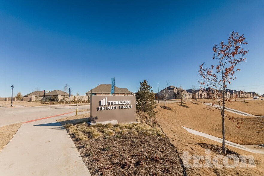 Building Photo - 8005 Brookhaven Dr
