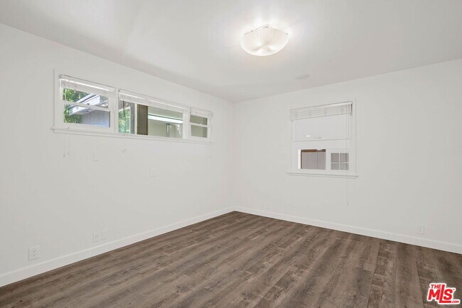 Building Photo - 4818 La Canada Blvd