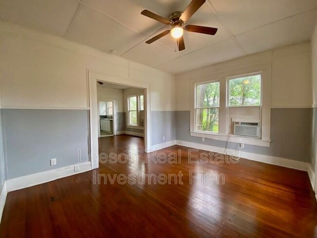 Building Photo - 310 Kings Hwy