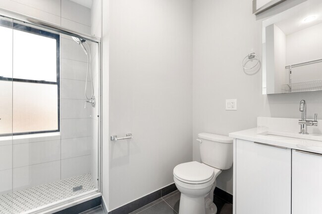 Building Photo - 1546 W Jonquil Terrace