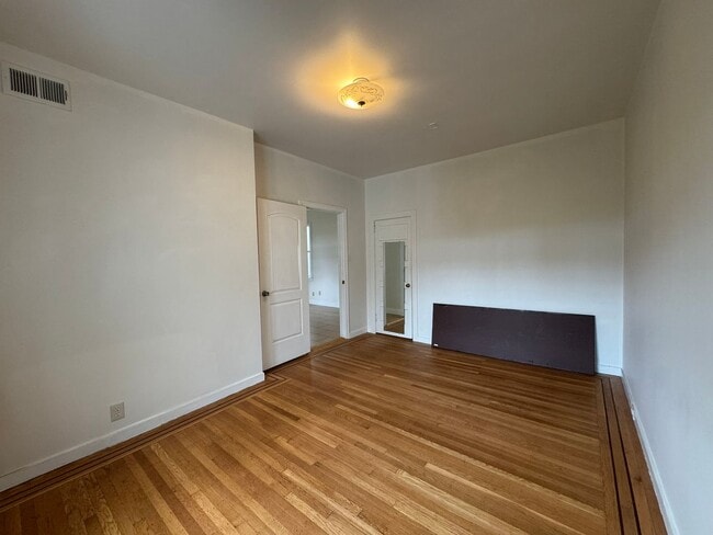 Building Photo - 1 Bed 1 Bath in Portola