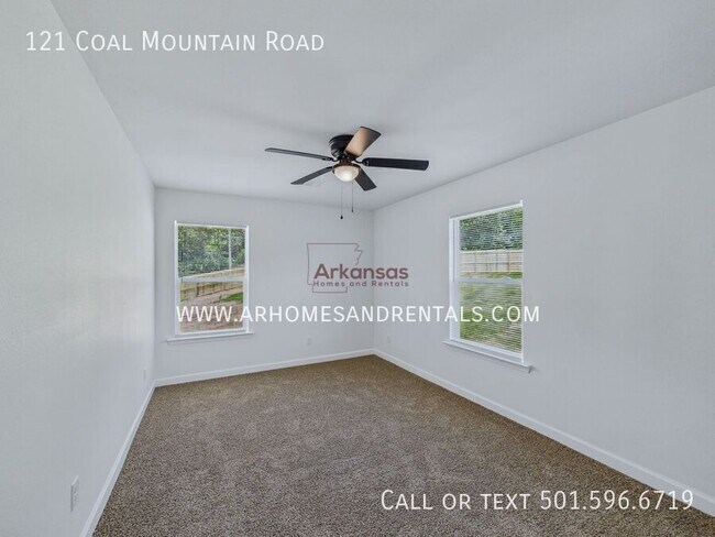 Building Photo - 209 Round Mountain Rd