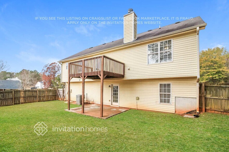 Building Photo - 300 Fieldstone Ln